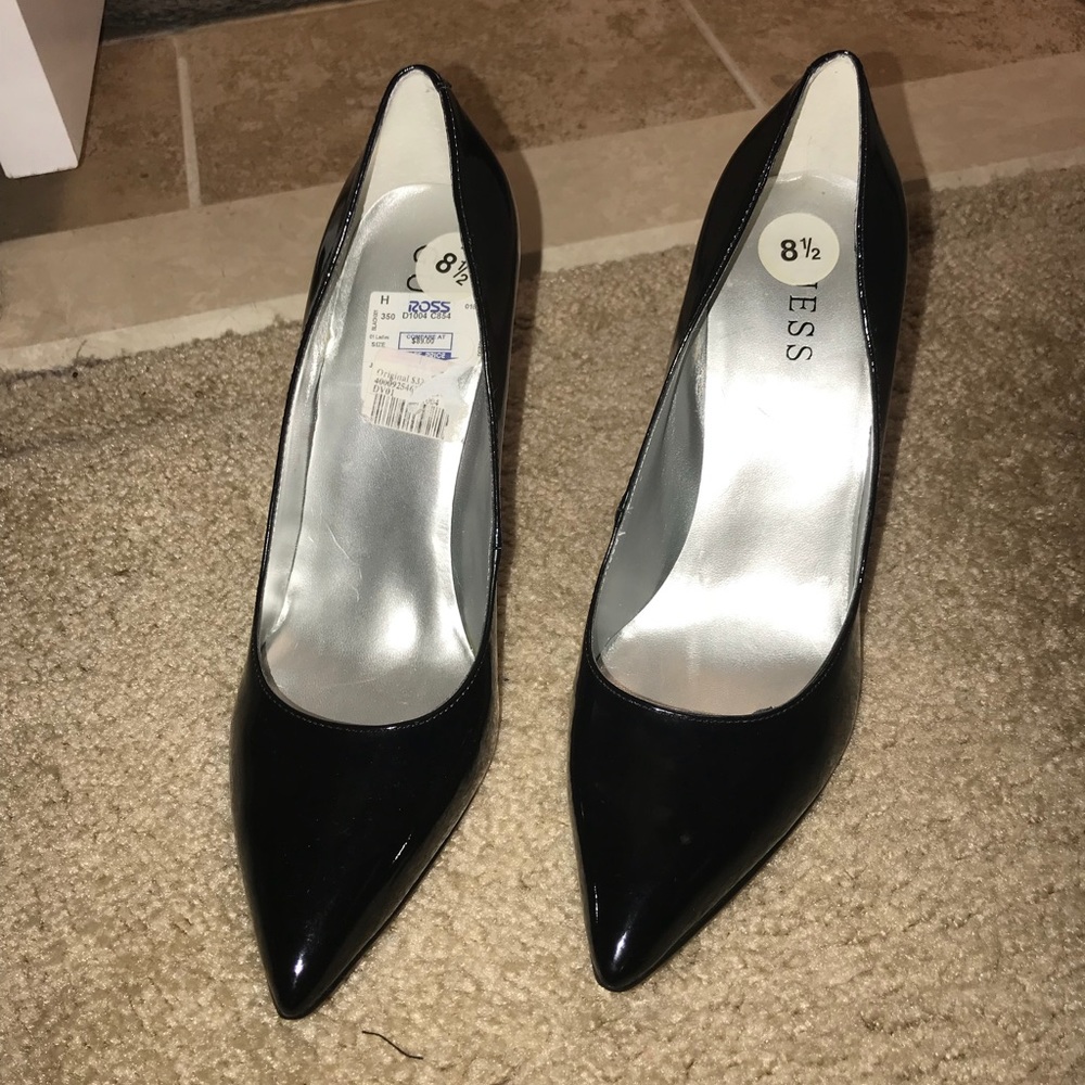 Guess black patent leather pumps 8.5